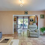 Four-bedroom Magnolija Porec