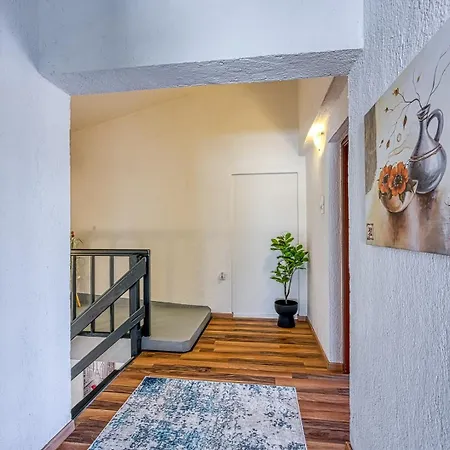 Four-bedroom Magnolija