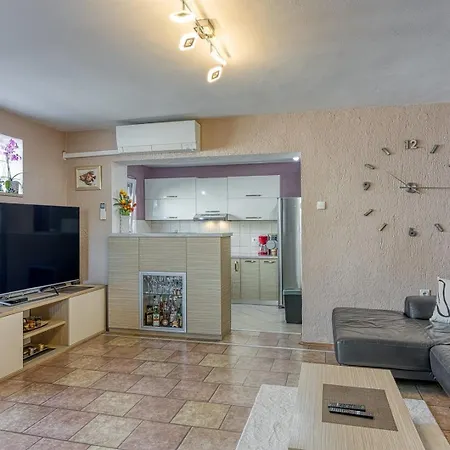 Four-bedroom Magnolija * Poreč