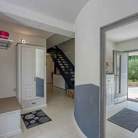 Four-bedroom Magnolija 公寓 波雷奇