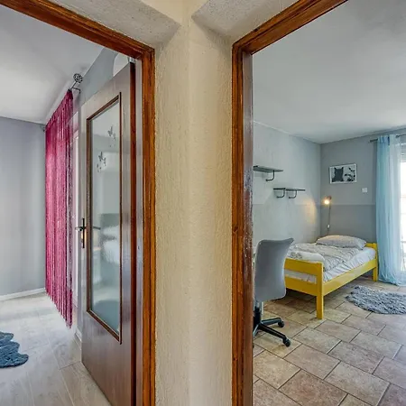 Four-bedroom Magnolija Apartament *