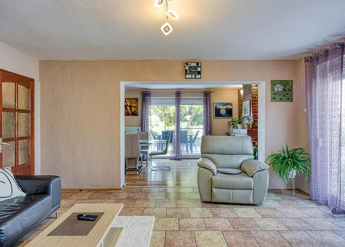 Four-bedroom Magnolija Пореч