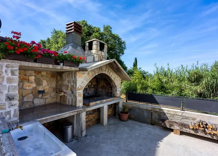 Апартаменти Four-bedroom Magnolija *