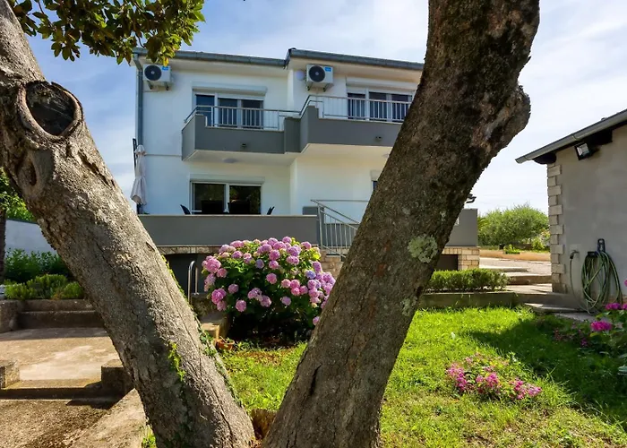 Four-bedroom Magnolija 公寓 波雷奇