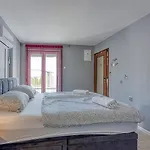 Four-bedroom Magnolija Lägenhet Poreč