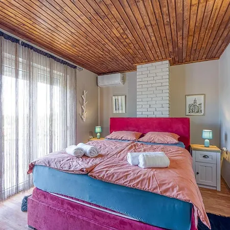 Four-bedroom Magnolija Apartment Porec