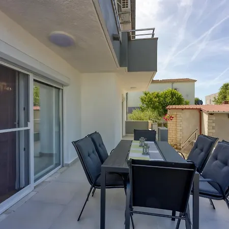 Four-bedroom Magnolija Porec