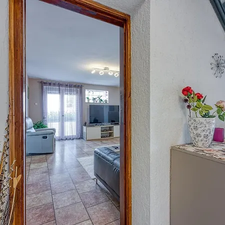 アパート Four-bedroom Magnolija