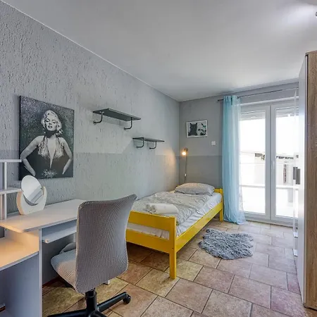 Four-bedroom Magnolija