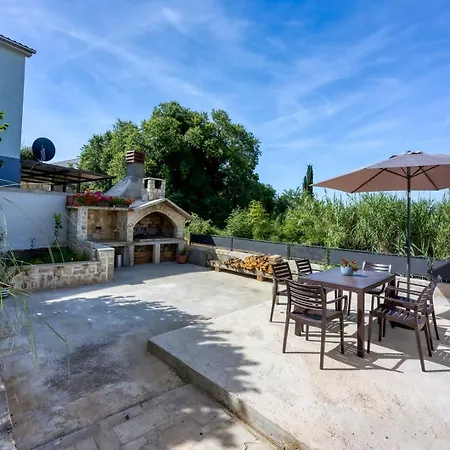 Four-bedroom Magnolija Apartman Porec